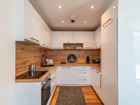 Sale, five bedroom apartment, 300m², Bečići, Budva - image 15