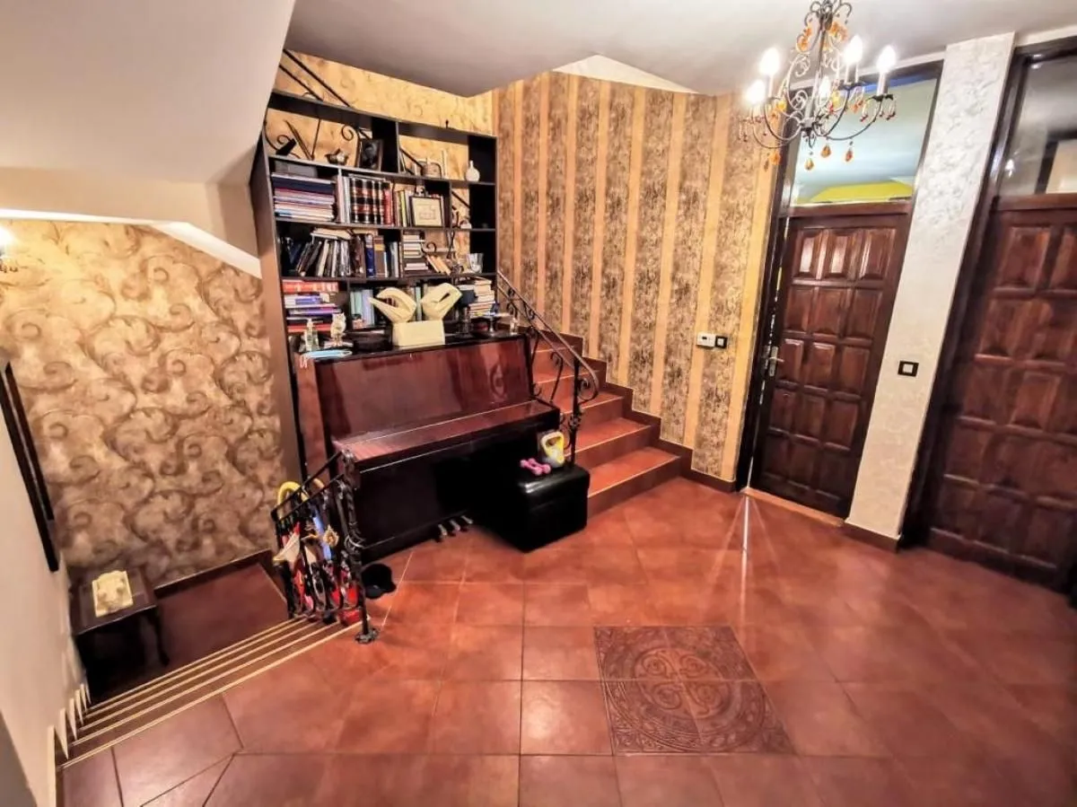 Prodaja, trosoban stan, 155m², Gorica C, Podgorica