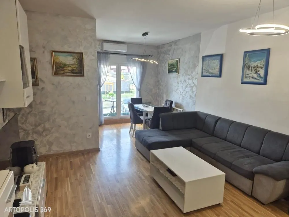 Prodaja, trosoban stan, 67m², Zemun Gornji Grad, Zemun Sve Podlokacije