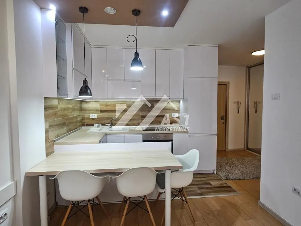 Izdavanje, dvosoban stan, 42m², Spens, Novi Sad Sve Podlokacije
