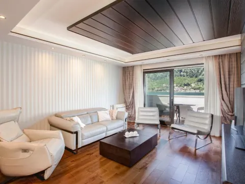 Prodaja, dvosoban stan, 100m², Dobrota, Kotor - image 14