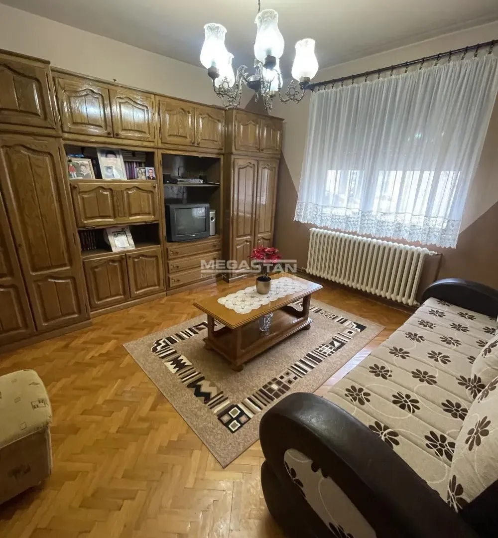 Prodaja, kuća, 363m², Centar, Zrenjanin