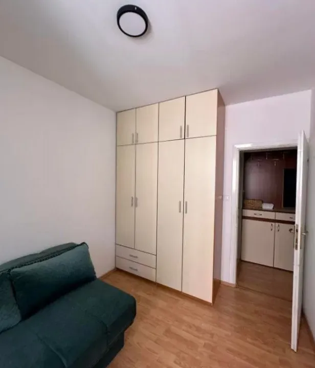 Izdavanje, dvosoban stan, 56m², Budva, Crna Gora