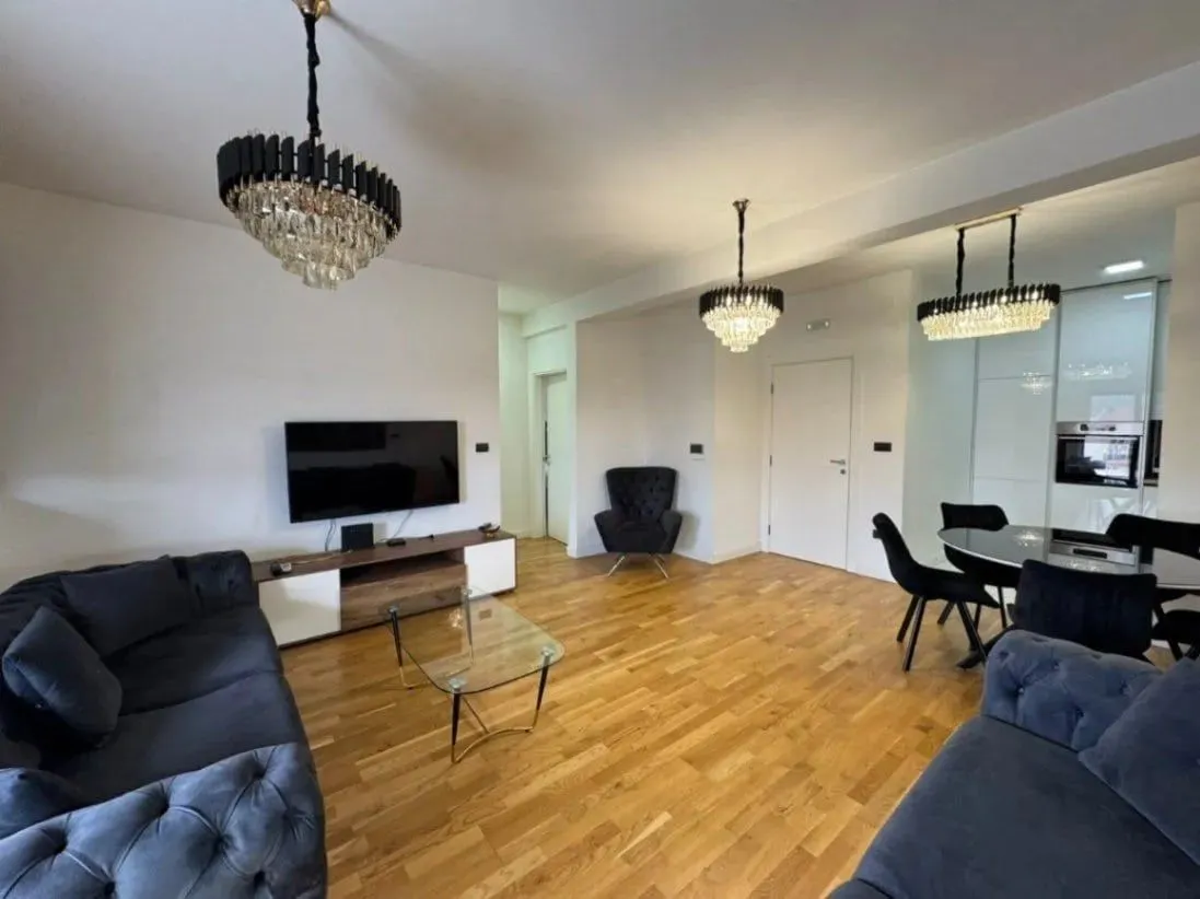 Izdavanje, trosoban stan, 130m², Dalmatinska ulica, Podgorica