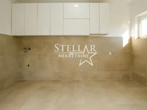 Izdavanje, kuća, 80m², Gornja Gorica, Podgorica - image 11