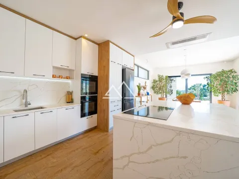 Prodaja, kuća, 220m², Tivat, Crna Gora - image 10