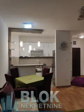 Izdavanje, jednosoban stan, 45m², City Kvart, Podgorica - image 4