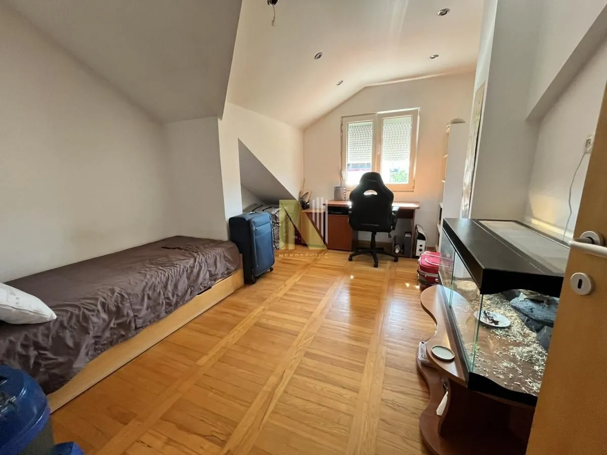 Prodaja, stan, 120m², Nova Detelinara, Novi Sad Sve Podlokacije