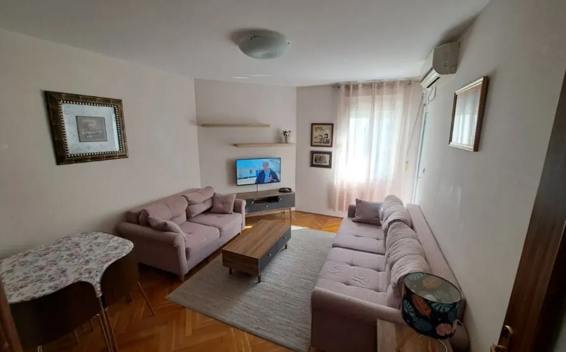 Rent, one bedroom apartment, 40m², Blok 9, Podgorica