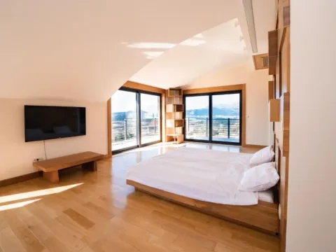 Rent, house, 300m², Dub, Kotor - image 12