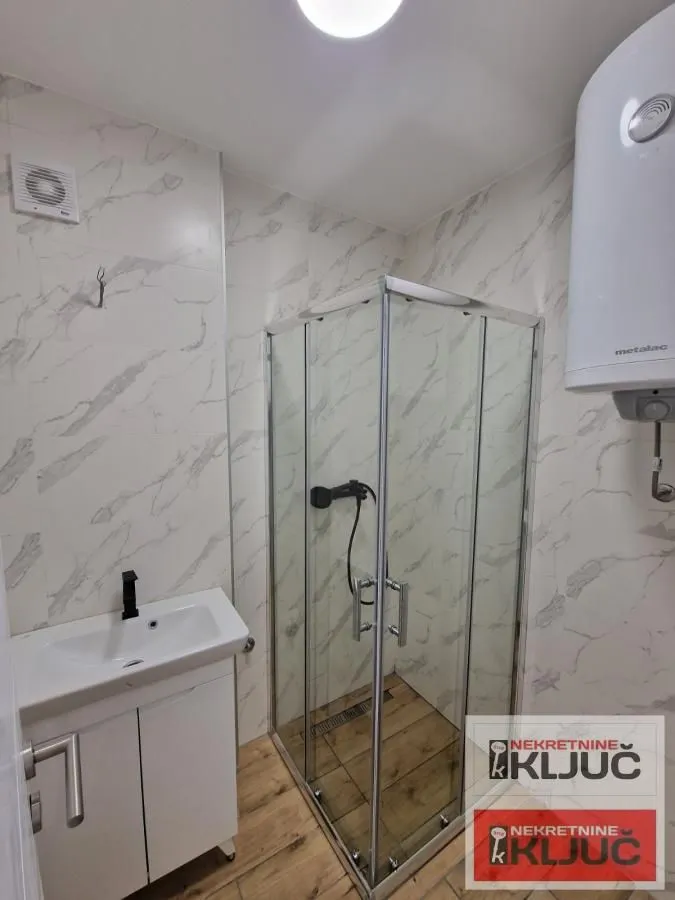 Prodaja, trosoban stan, 73m², Bulevar Oslobodjenja, Novi Sad Sve Podlokacije