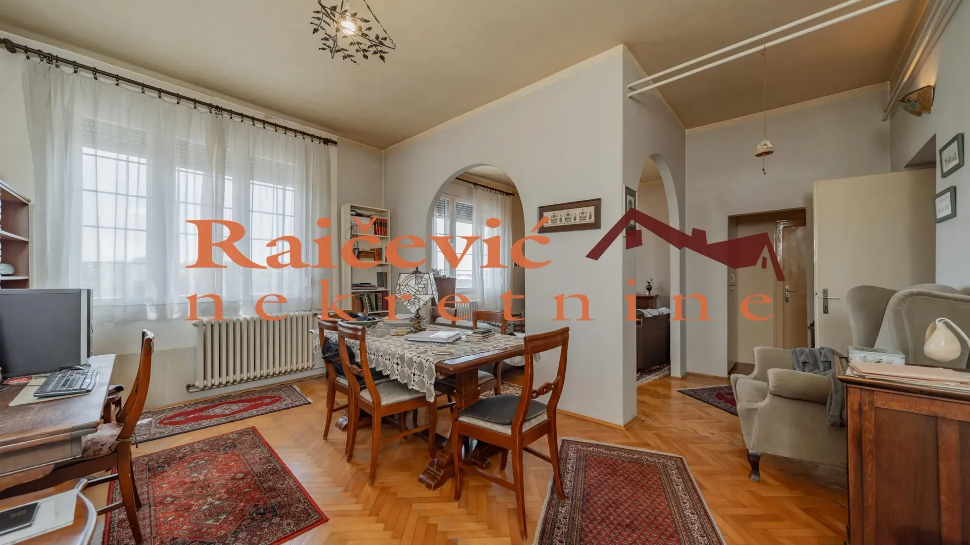 Prodaja, četvorosoban stan, 113m², Centar, Stara Pazova