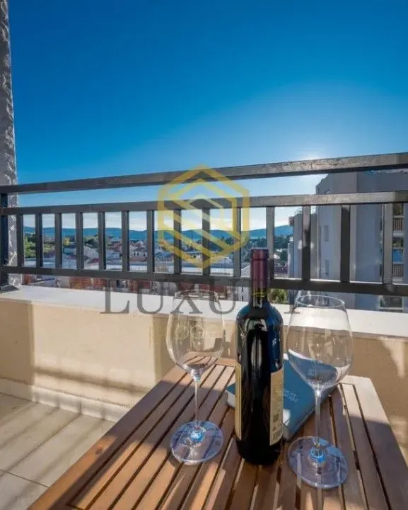 Prodaja, dvosoban stan, 63m², Pod Kuk, Tivat