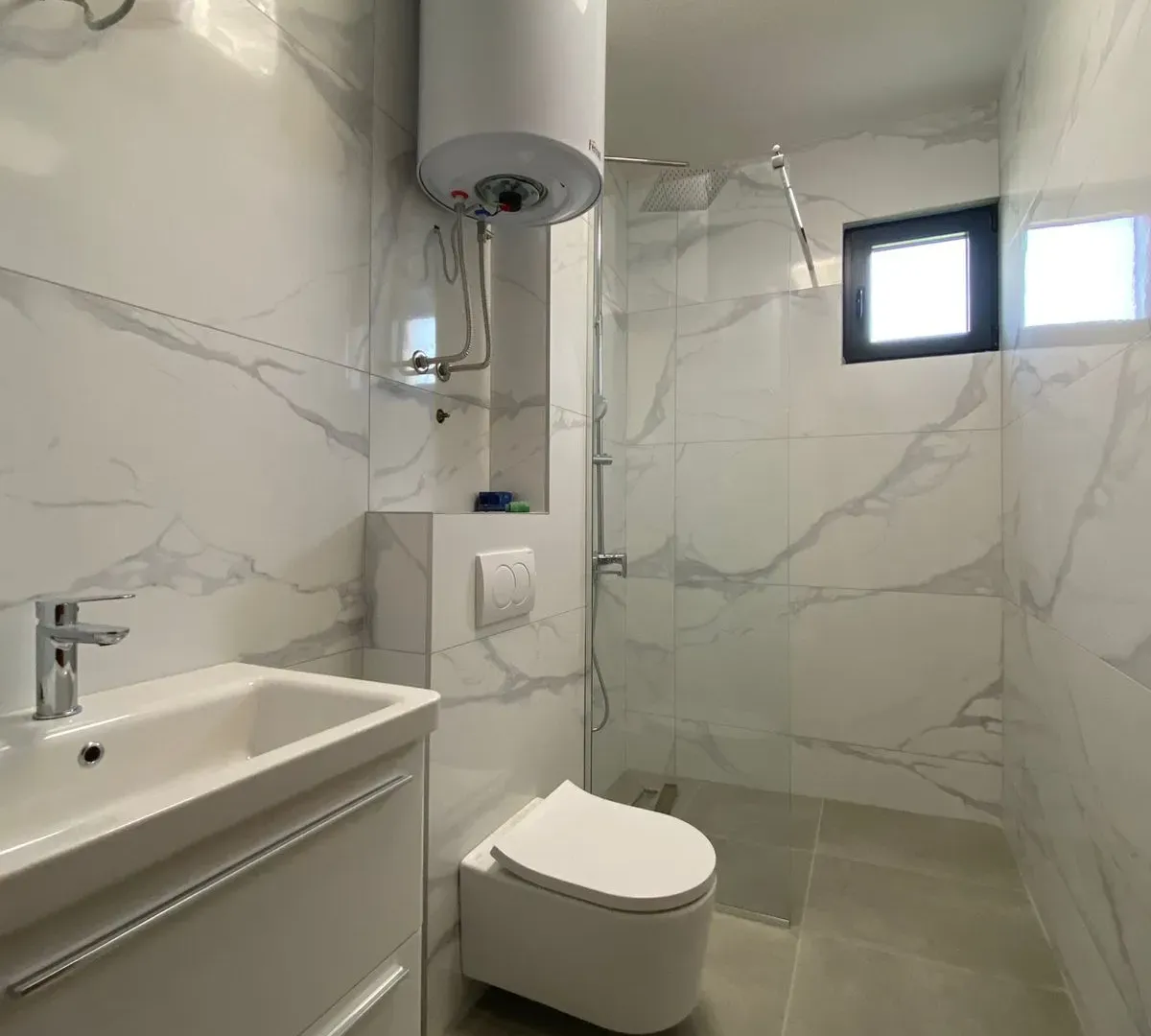Rent, two bedroom apartment, 80m², Dumidran, Tivat
