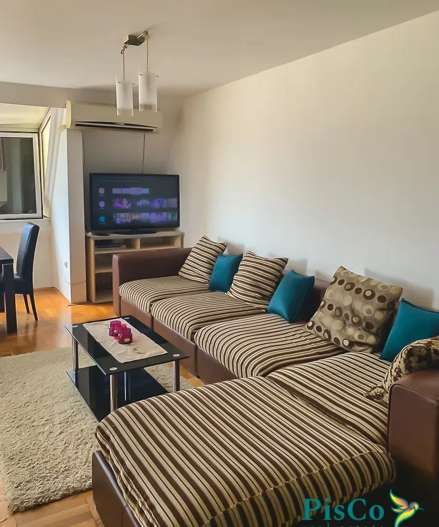 Izdavanje, trosoban stan, 120m², Centar, Podgorica