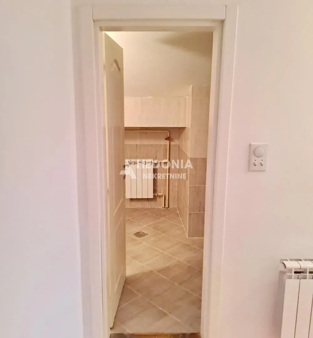 Prodaja, jednosoban stan, 50m², Cerak, Beograd