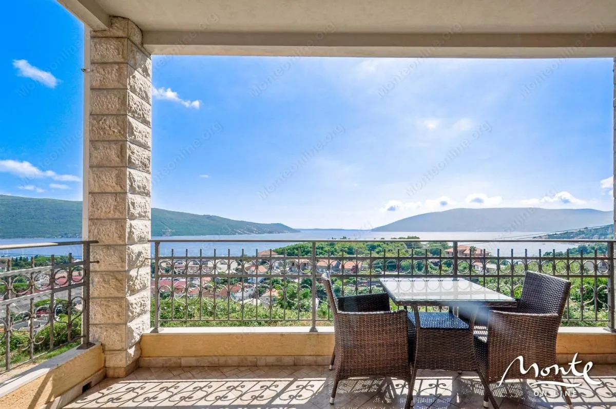 Prodaja, kuća, 227m², Zelenika, Herceg Novi