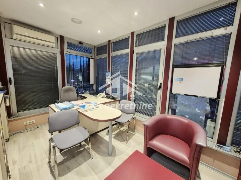 Rent, office space, 35m², Čukarica, Beograd