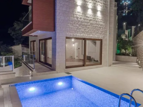 Sale, house, 285m², Perazića do, Budva - image 13