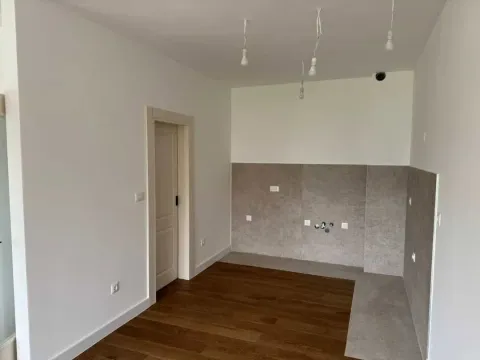 Izdavanje, trosoban stan, 115m², Preko Morače, Podgorica - image 13