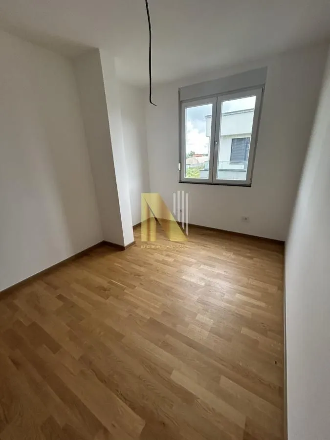Izdavanje, četvorosoban stan, 92m², Alibegovac, Petrovaradin