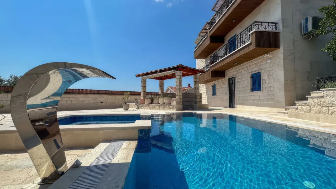 Sale, house, 240m², Kava, Tivat
