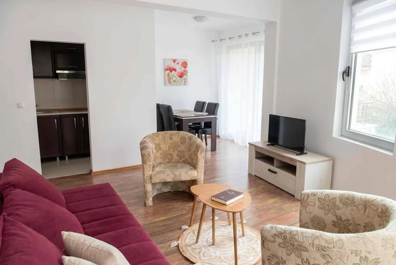 Izdavanje, jednosoban stan, 48m², Bečići, Budva