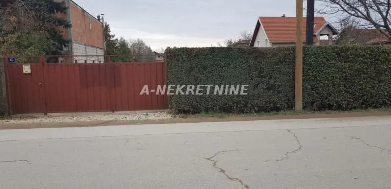 Izdavanje, plac, 2000m², Veternik, Novi Sad Sve Podlokacije