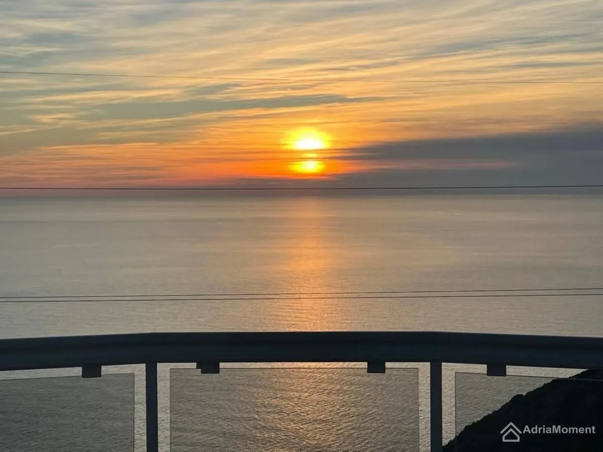 Sale, four bedroom apartment, 240m², Dobre Vode, Bar