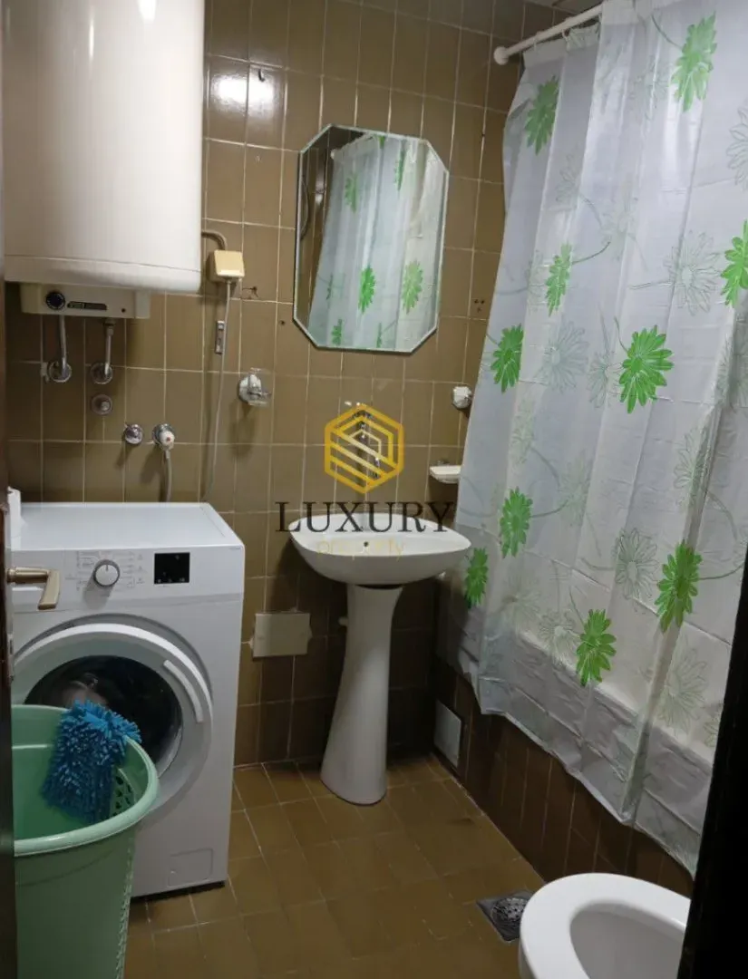 Izdavanje, dvosoban stan, 67m², Blok 6, Podgorica