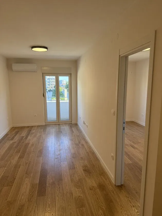 Izdavanje, jednosoban stan, 43m², City Kvart, Podgorica