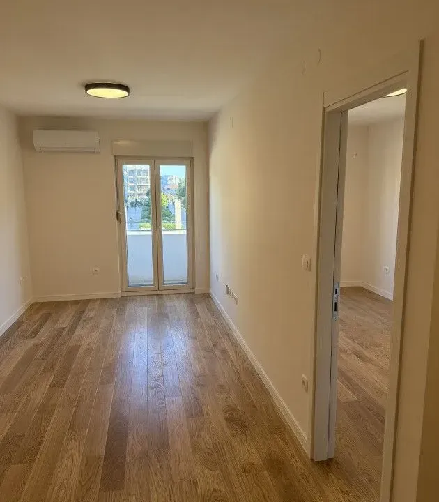 Izdavanje, jednosoban stan, 43m², City Kvart, Podgorica