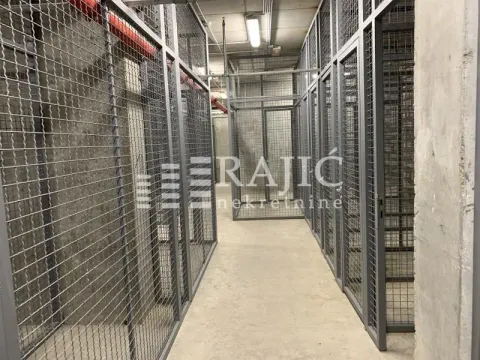 Rent, two bedroom apartment, 57m², Savski Venac, Beograd - image 16