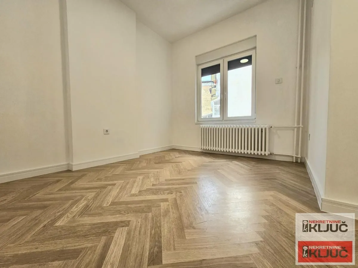 Prodaja, četvorosoban stan, 112m², Centar, Novi Sad