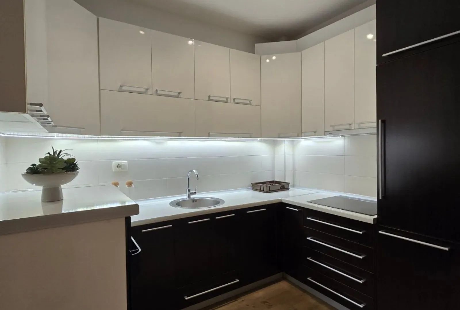 Izdavanje, jednosoban stan, 46m², Nova Dalmatinska, Podgorica
