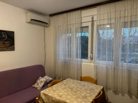 Izdavanje, jednosoban stan, 35m², Preko Morače, Podgorica - image 1