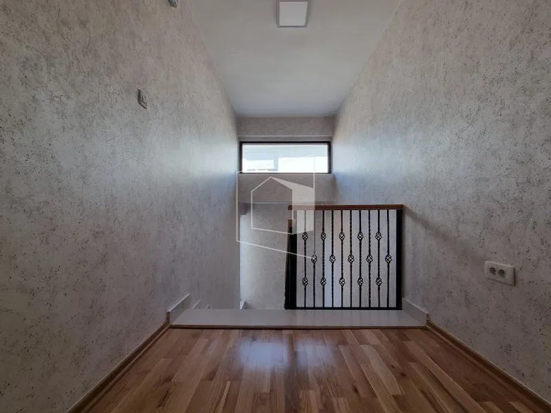 Sale, house, 400m², Tološi, Podgorica