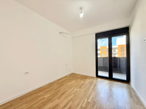 Prodaja, dvosoban stan, 65m², Stari Aerodrom, Podgorica - image 3