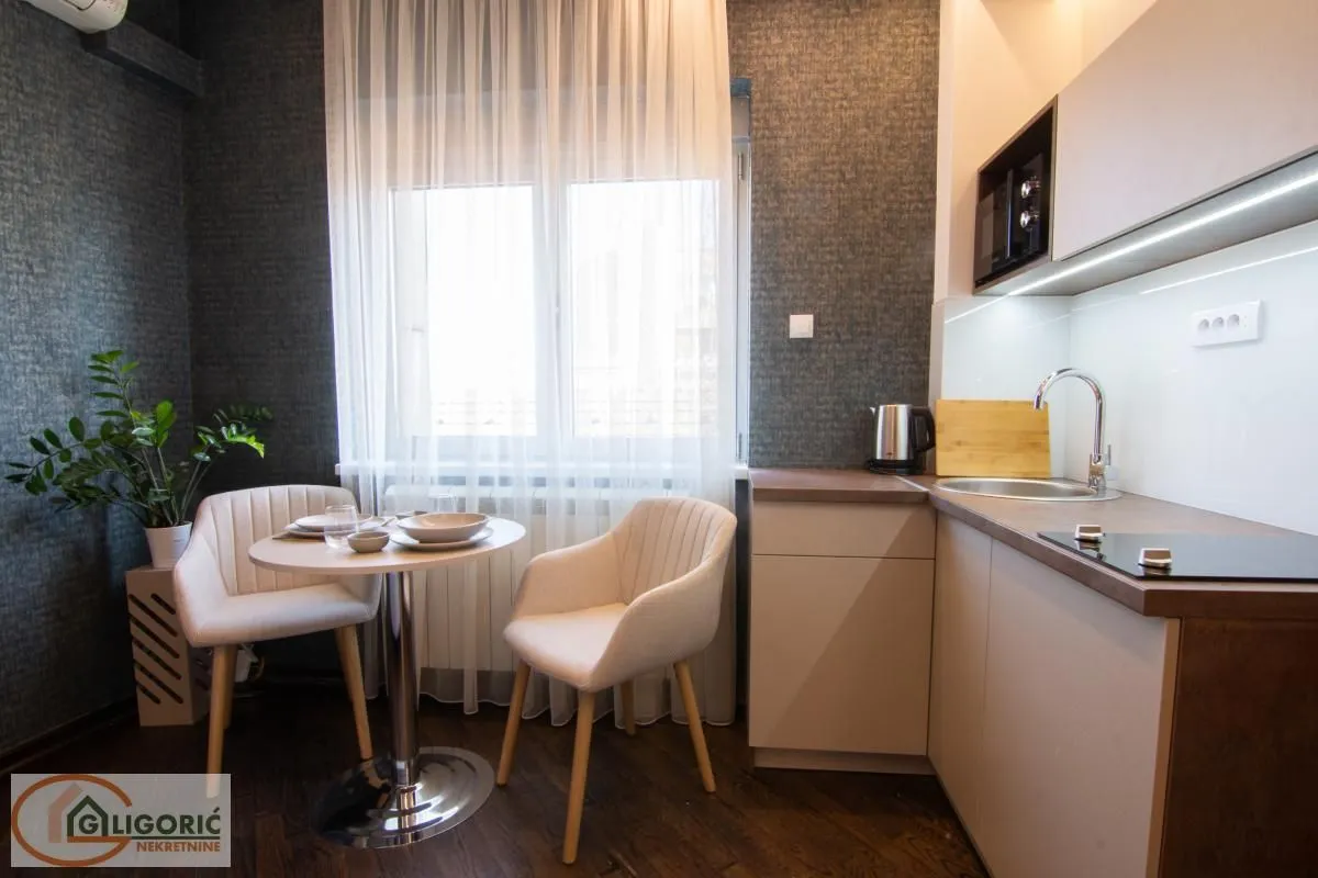 Sale, four bedroom apartment, 109m², Stari Grad, Beograd