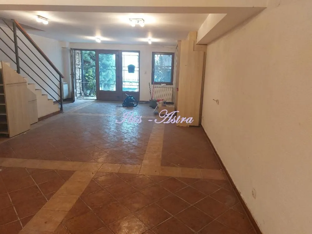 Sale, four bedroom apartment, 202m², Savski Venac, Beograd