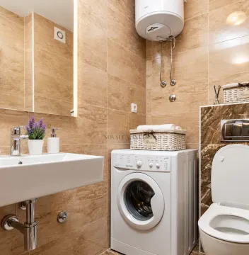 Prodaja, dvosoban stan, 71m², Centar, Budva - image 11