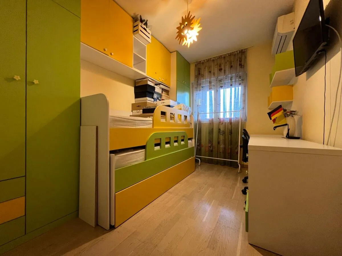 Izdavanje, trosoban stan, 107m², City Kvart, Podgorica