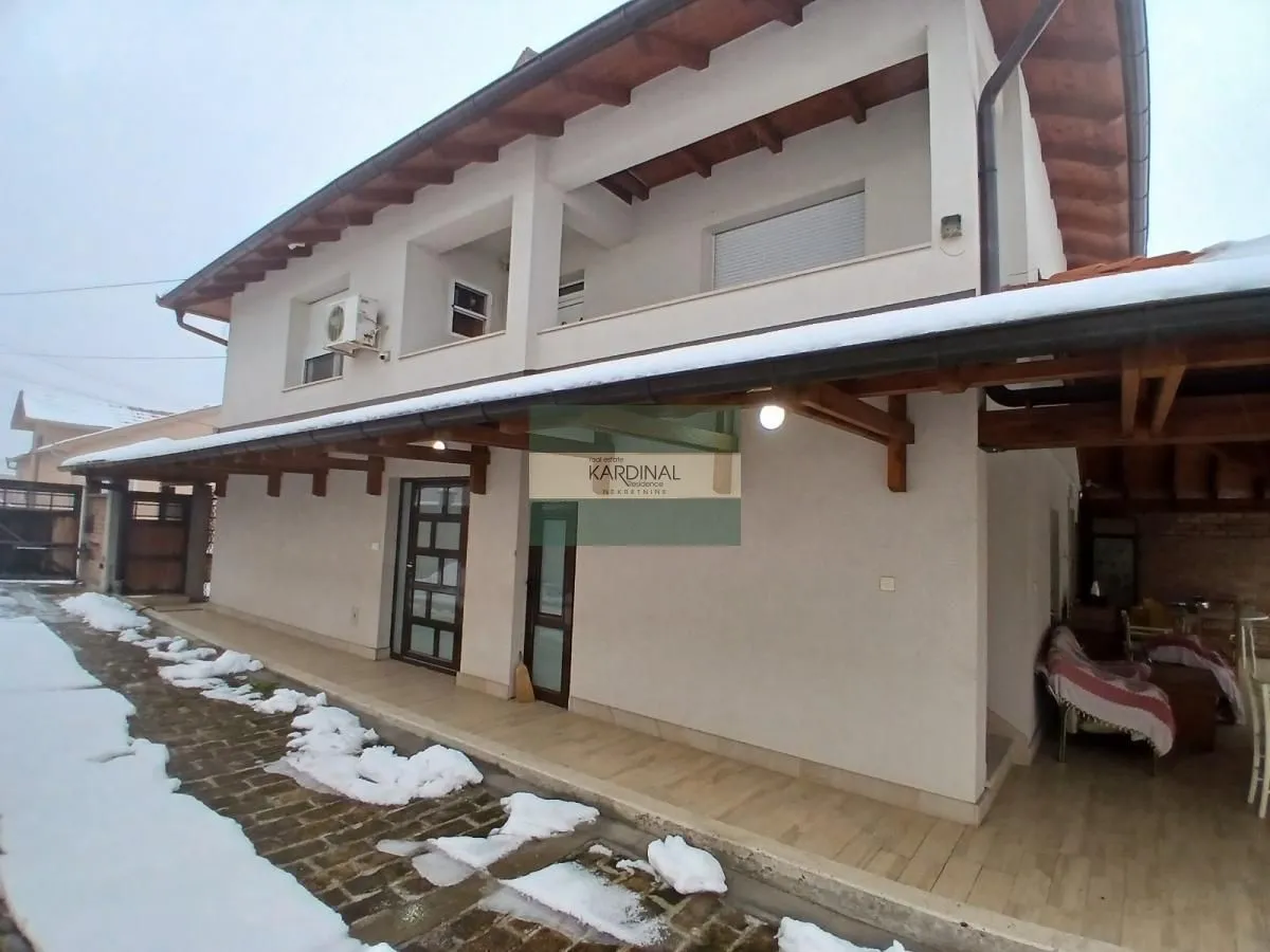 Prodaja, kuća, 273m², Grošnica, Kragujevac