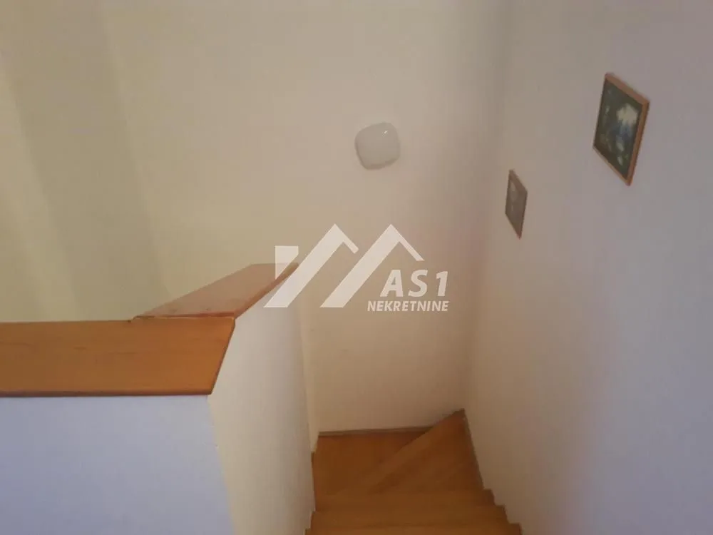 Izdavanje, trosoban stan, 54m², Grbavica, Novi Sad Sve Podlokacije