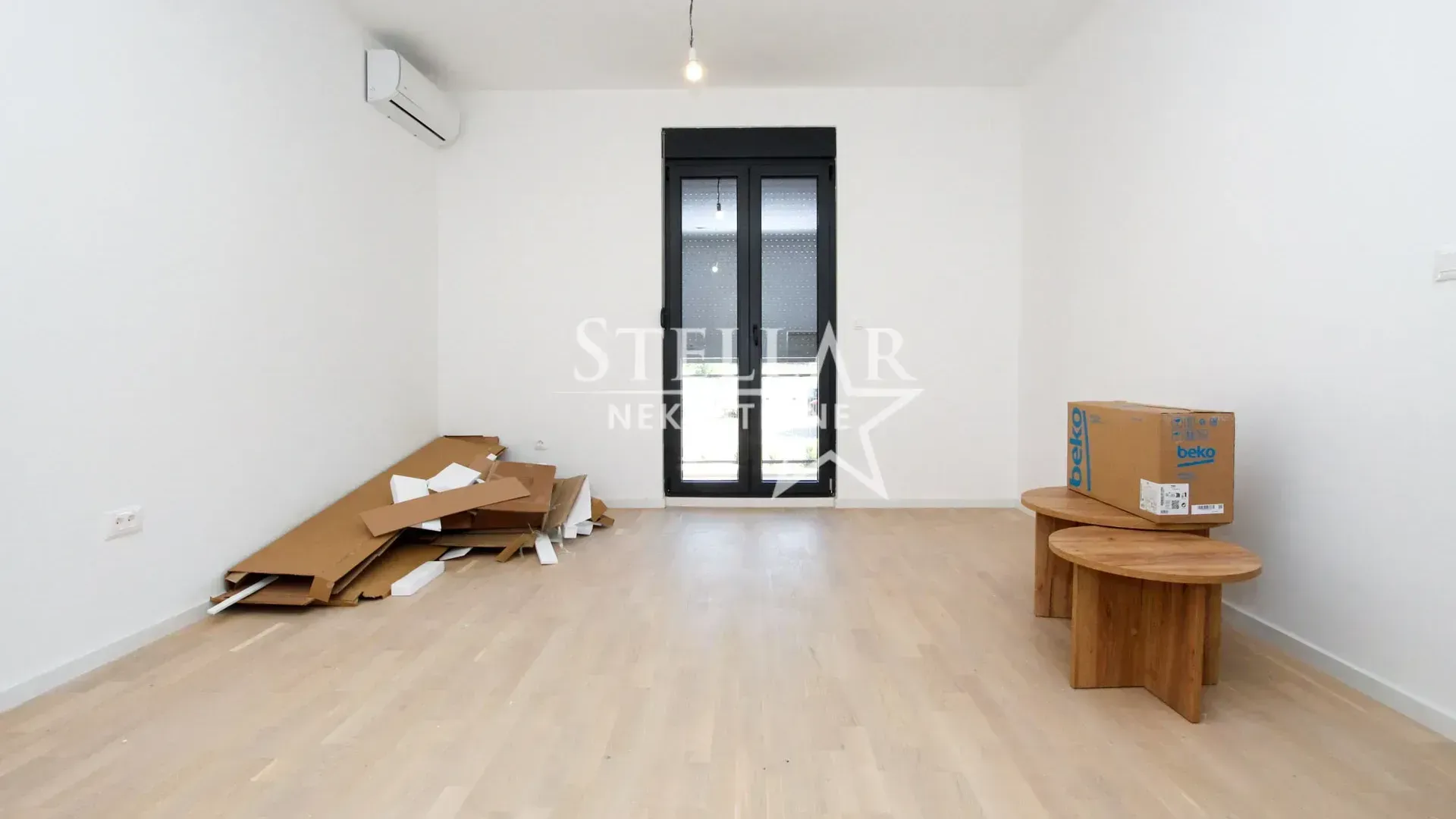 Izdavanje, dvosoban stan, 39m², Tološi, Podgorica