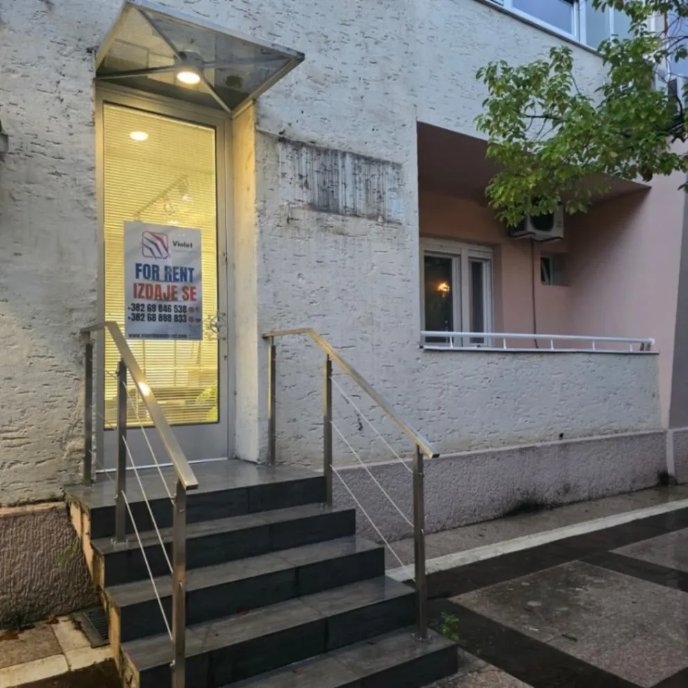 Izdavanje, poslovni prostor, 55m², Centar, Podgorica