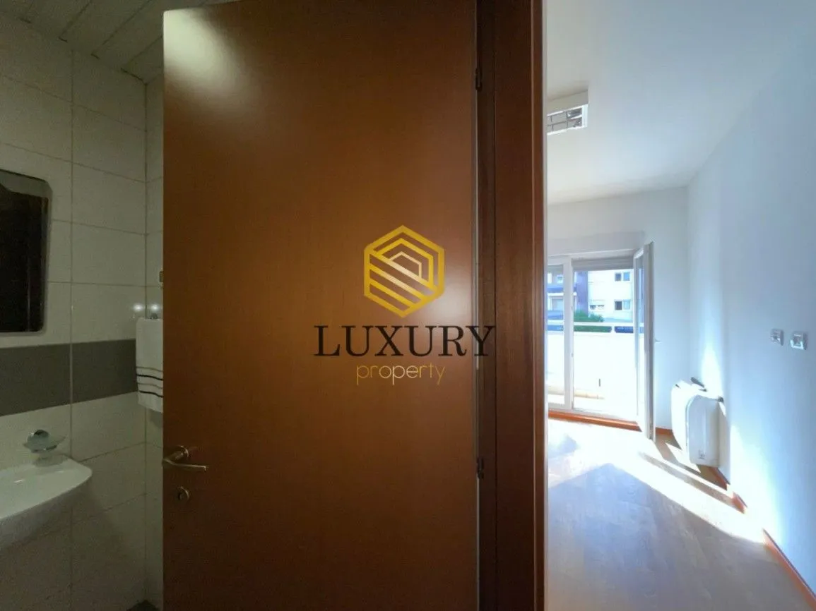Rent, office space, 110m², City Kvart, Podgorica