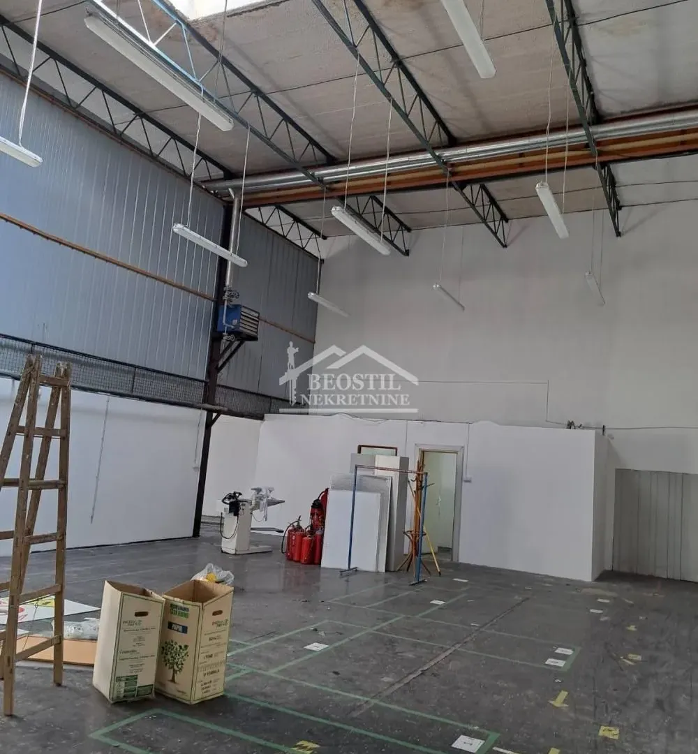 Rent, office space, 701m², Batajnica, Beograd