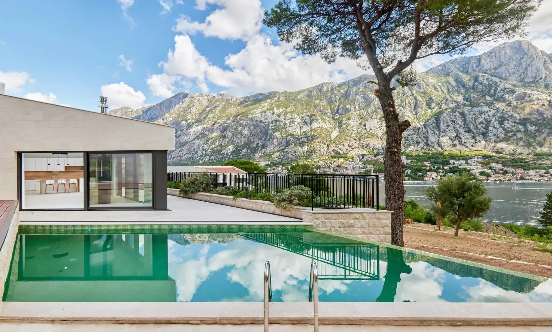 Sale, house, 479m², Prčanj, Kotor