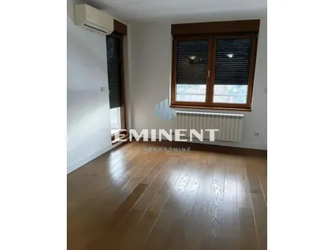 Stan in Zemun Gornji Grad